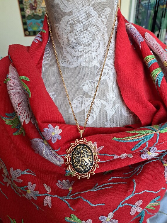 Pendentif Vintage Doré Avec Chaîne - Motif Oiseaux De Tolède - Occasion