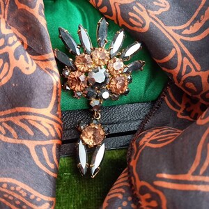 Vintage Amber Rhinestone Dropper Brooch: 1950s/60s English Paste Pin