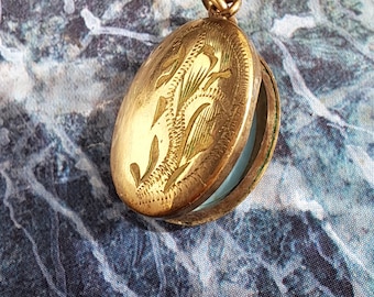 Vintage Rolled Gold Locket,Vintage Gold Locket,Gold Locket,Gift for her,Vintage Photo Locket,Vintage keepsake Locket,Gift for Mom,Locket