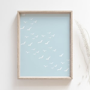 Möwen Bild - Schwarm von Seevögeln im Himmel Poster, Seevögel Schwarm, Küstenwand Kunst, Strand Haus Dekor, DIGITAL DOWNLOAD