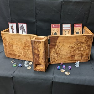 Schermo Ultimate Game Master / Schermo DM in legno inciso al laser personalizzato per giochi di ruolo da tavolo