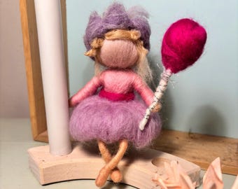 Birthday child made of felt with crown and balloon made of wool, birthday girl hand-felted
