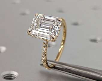 2,5 CT Moissanit Verlobungsring Smaragdschliff 14K Gelbgold Jubiläumsring Versteckter Halo Ehering Versprechensring Für sie Geschenk für Frau