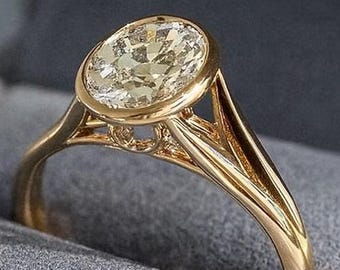 Massief gouden gespleten schacht ovaal geslepen moissaniet verlovingsring, moissaniet trouwring, dagelijks gebruik klassiek verjaardagscadeau voor vrouw