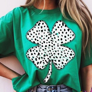 Estampado de trébol de cuatro hojas con dálmata, trébol grunge Png, trébol dálmata SVG, Png, camiseta de trébol Png, Lucky SVG Cricut, PNG Sublimación