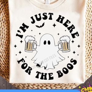 Sono qui solo per i "Boos" in formato SVG, Ragazzi divertenti in formato SVG di Halloween, Birra in formato SVG, Fantasma in formato SVG, Stagione spettrale in formato SVG, Maglietta di Halloween in formato SVG PNG