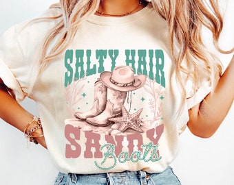 Cowgirl Beach Club PNG: Diseño de botas de arena con pelo salado (descarga digital)