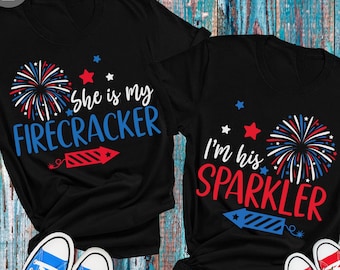 Lei è il mio petardo in formato svg, io sono il suo bengala in formato svg, pacchetto di coppie in formato svg per il 4 luglio, giorno dell'indipendenza, maglietta di coppia americana, file per Cricut