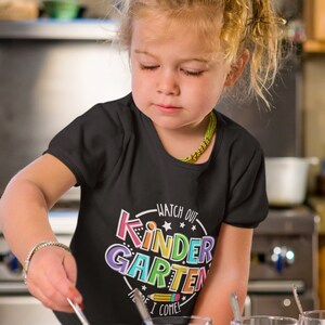 Kindergarten SVG PNG: Zurück zu Schule Shirt Design (Digitaler Download) Bild 2