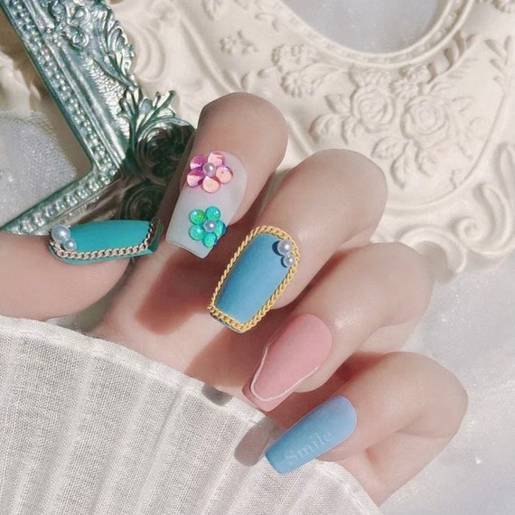 Gallery: Bling Nails | Studded nails, Bling nails, Nails