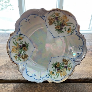 Vintage Trimont Scalloped Edge Lusterware Floral/Heart Bowl, Opalescent Iridescent Decorative Bowl, Handpainted, Japan, Mid-century, 1950ies