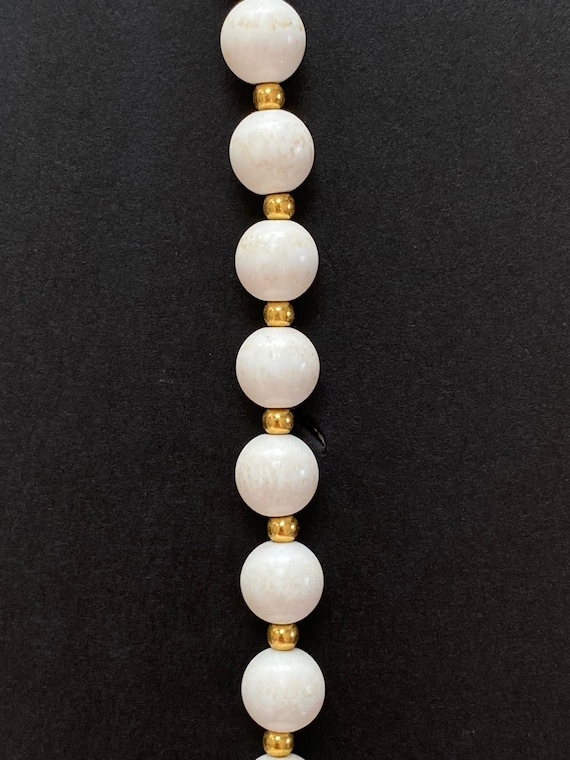 Vintage White & Gold Long Single Strand Lucite Be… - image 10