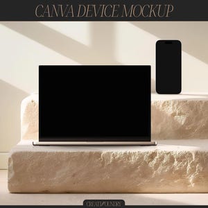 Puede incluir: Una maqueta de portátil y smartphone sobre una superficie texturizada de color claro. La pantalla del portátil y la pantalla del teléfono son negras. El texto "CANVA DEVICE MOCKUP" está en la parte superior de la imagen. El texto "CREATE&UNDRY" está en la parte inferior.