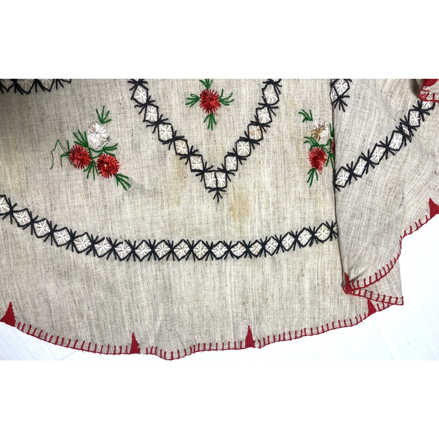 ヴィンテージ刺繍リネンテーブルクロス：赤い花柄、楕円形（54x48