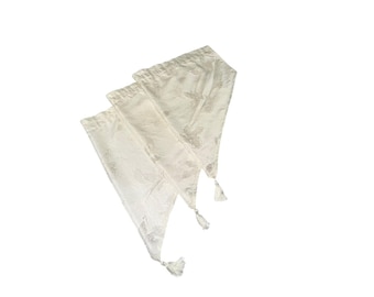 Set aus 3 elfenbeinfarbenen Ascot-Gardinenblenden aus Satin-Kunstseide mit Quasten