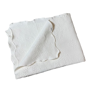 Vintage 84x64 White Matelassé Blanket Coverlet Made in Portugal Cotton Blend