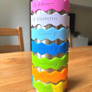 Etichette con nome inciso, etichette flessibili incise, borraccia incisa, borraccia per l'asilo con nome, etichettatura impermeabile
