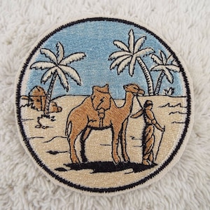 Camel Oasis Desert Palm Broderi Stryklapp