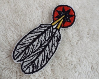 Patch thermocollant brodé de plumes indiennes