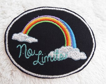 Parche termoadhesivo bordado con arco iris sin límites