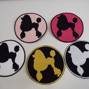 Patch thermocollant brodé chien caniche rétro des années 50