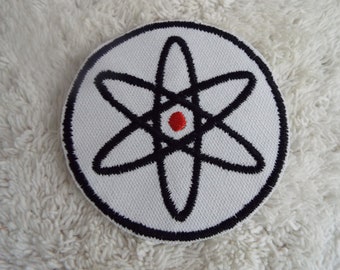 Parche termoadhesivo con bordado de átomo