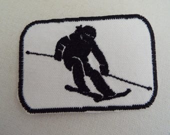 Snow Skiing Skier Embroidery Iron-on Patch