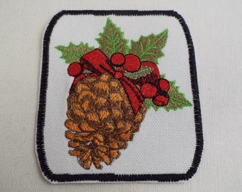 Christmas Pinecone Embroidered Iron-on Patch