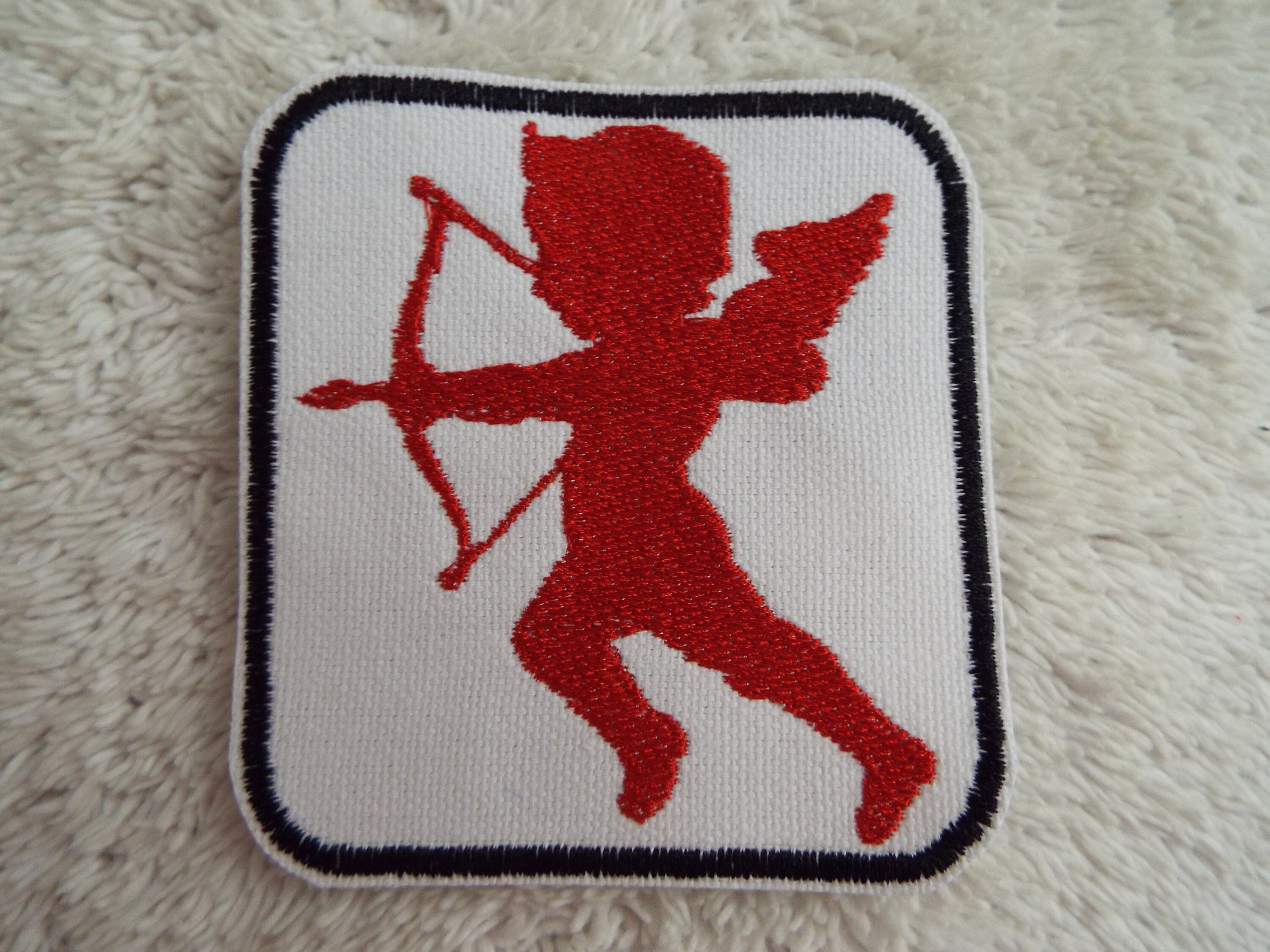 Sweet Cupid With Heart Arrow Machine Appliqué Design - Machine Embroidery Geek - Foto 8