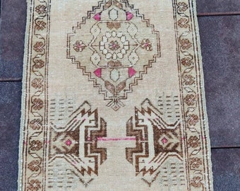 Hallway rug Vintage rug Anatolian rug 3.0x1.6 ft Decor small rug Oushak rug Old rug.