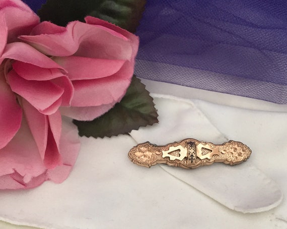 Rare Embossed Hair Clip. Gold Fill from the 1880’… - image 1