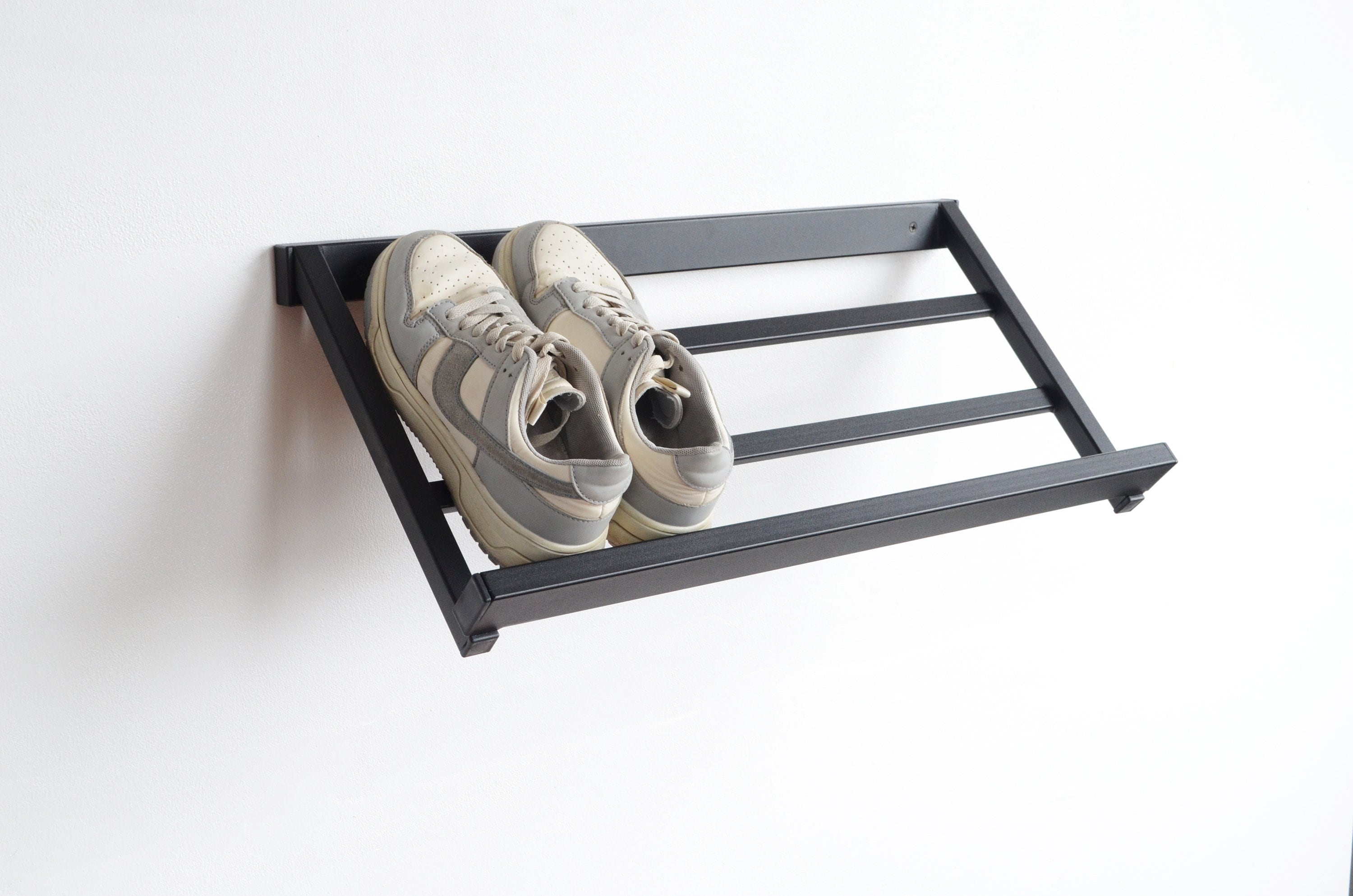 Kleines Schuhregal aus Metall für die Wand, Schuhregal aus Metall für die Wandaufhängung