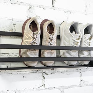 Metal wall mount shoe rack Entryway wall shoe organizer Industrial schuhregal shelf Floating shoe rack Modern farmhouse wall shoe rack gifts