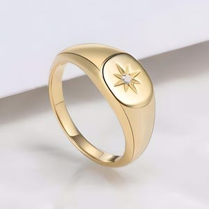 Dainty Signet Ring, Moissanite Star Signet Ring, North Star Ring, Celestial Round Signet Ring, Polar Star Ring, Personalized Signet Ring