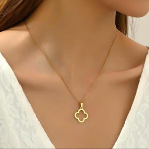 14K Solid Gold Clover Pendant Necklace, Dainty Lucky Charm Necklace, Minimalist Gold Jewelry, Good Luck Gift for Her, Everyday Necklace Gift