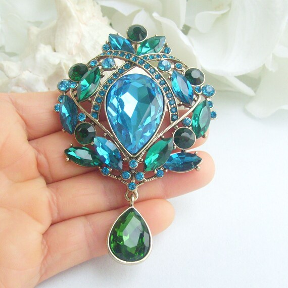Teardrop brooch deals