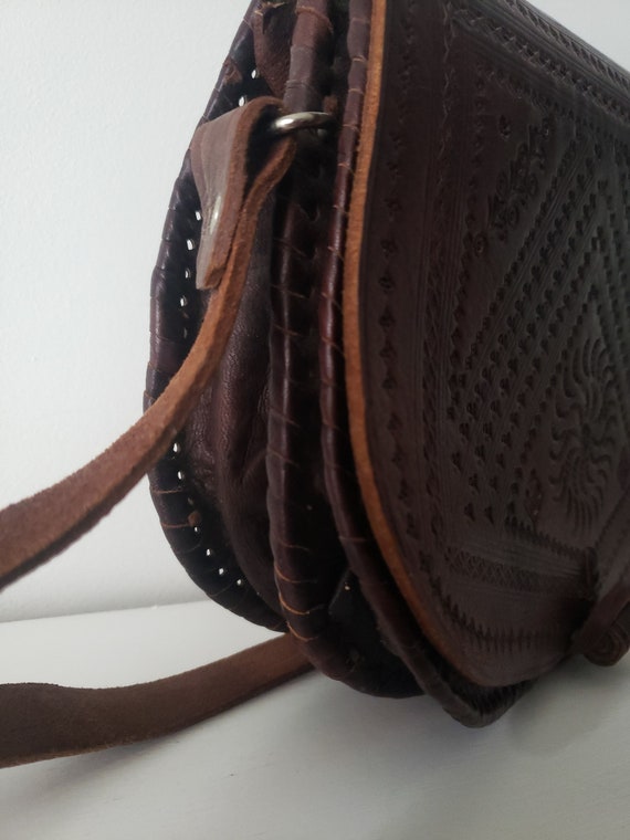 Vintage 70s tooled leather crossover crossbody sh… - image 9