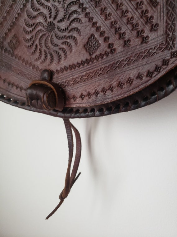 Vintage 70s tooled leather crossover crossbody sh… - image 3