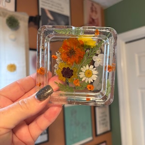 Flower resin ashtray