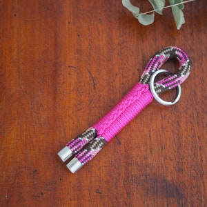 Schlüsselanhänger aus Tau I Geschenk Pink I Anhänger aus Seil I handgemachter Schlüsselanhänger