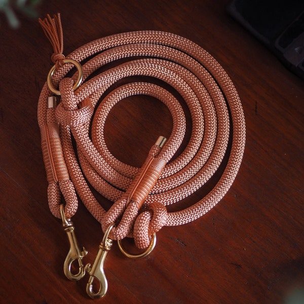 Handmade dog leash made of high-quality Tau I copper-rose gold