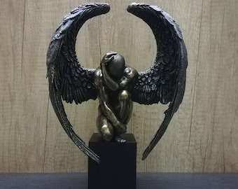 Estatua de ángel de bronce oxidado: decoración vintage de diseño veronés para el hogar
