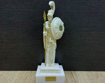 Ręcznie wykonana figurka Ateny z alabastru: grecka bogini mądrości (15,5 cm)