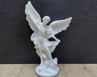 Statua in alabastro dell'Arcangelo Michele fatta a mano - Regalo religioso (15,9 cm)