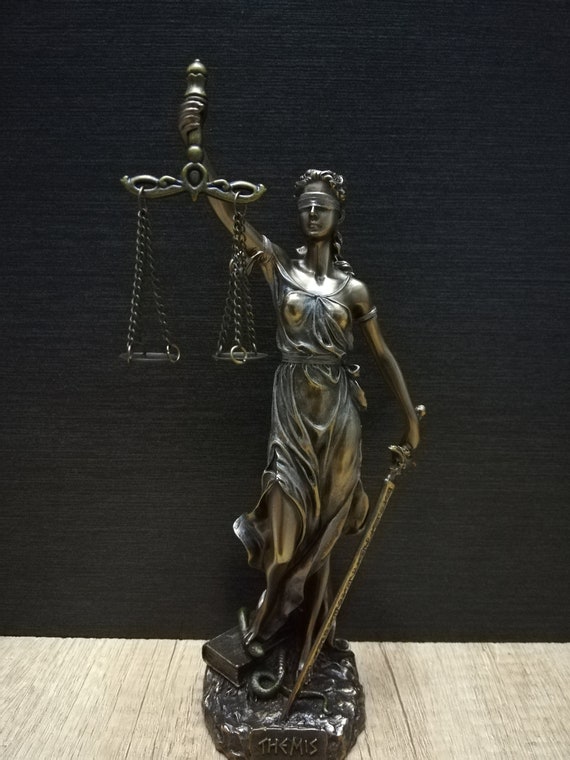 ブロンズ像　テーミス Amazon.co.jp: 正義の女神 テミス像（ブロンズ像） : ホーム