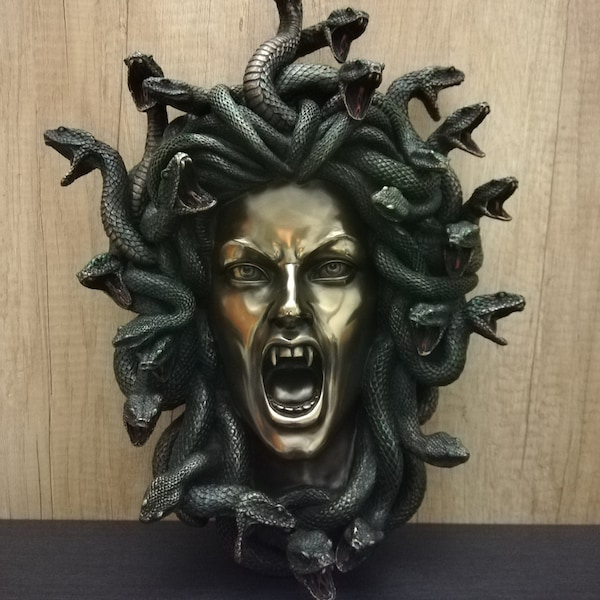 Dekoracja ścienna Meduzy: Brązowa figurka z mitologii greckiej (39 cm)
