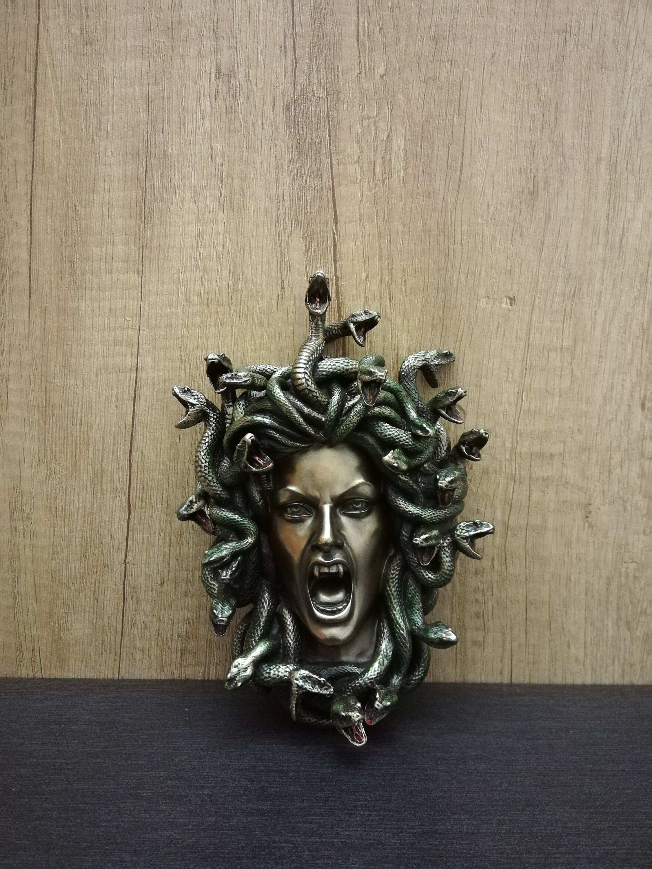 Medusa Greek Mythology Gorgon (Decorative Sculpture / 21 cm /8.66 inches)