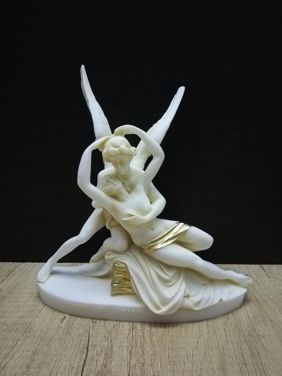 キューピッドとプシュケの彫刻：手作りのアラバスター鋳造ギリシャ像