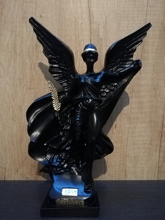 黒い木製彫刻 人形像 約30cm パイオニオスのニケ 23.5 cm-9.25 インチ ギリシャの女神と勝利の