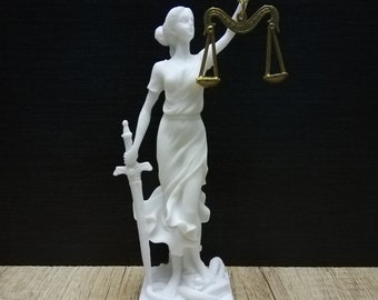 Estatua de Temis de alabastro hecha a mano: Escultura de la diosa griega de la justicia (18 cm)